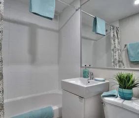 1 room apartment of 42m² in Montreal - Photo 1