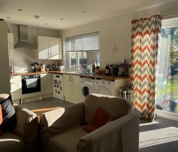 Longfellow Drive, Bridgend - Photo 2