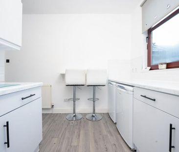 2 bedroom property to rent - Photo 6