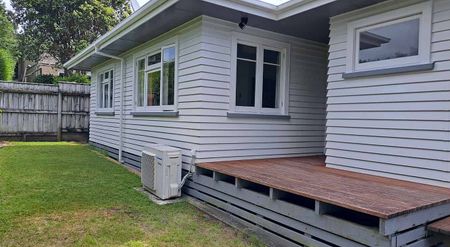 Charming 3BR Home in Spotswood! - Photo 2