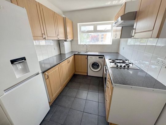 Watford Way, NW7, London - Photo 1