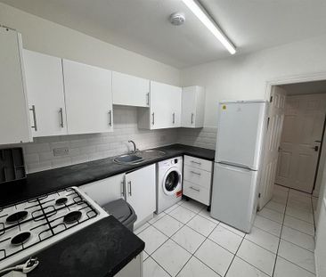 2 bedroom private hall to rent - Photo 4