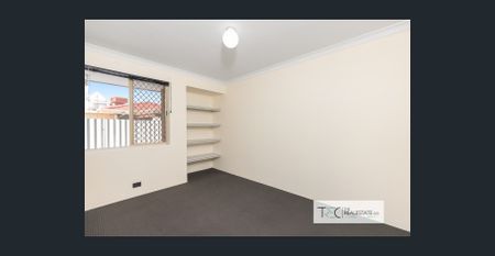 Spacious 4x2 Family Home in a Convenient Location - Photo 3