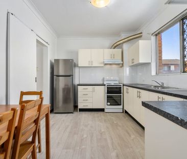 NEAT TWO BEDROOM UNIT 400M TO AUBURN STATION - Photo 5
