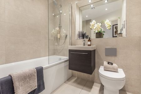 Flat to rent - St. Marks Road, Bromley, BR2 - Photo 5