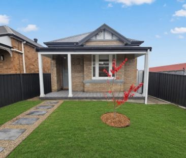 Modern & Newly Renovated Family Home - Photo 2