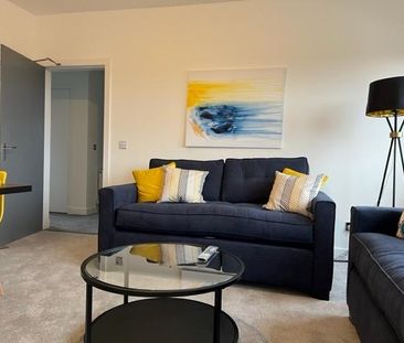 1 bedroom in a flat share to rent - Photo 2