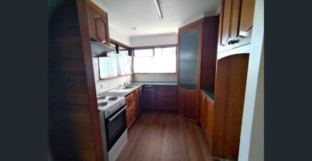 Great 4 bedroom highset, with polished timber floorboards throughout. - Photo 4