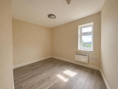 Woodhouse Avenue, Perivale, Greenford UB6, London - Photo 5