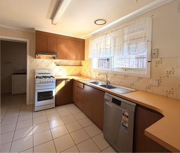 Prime Location! - Photo 1