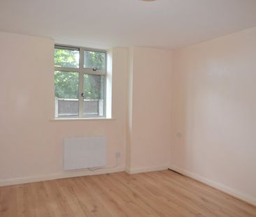 Flat to rent - Bell Green, London, SE26 - Photo 5