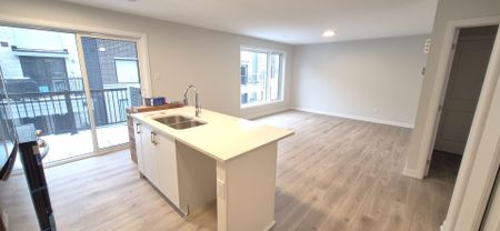 For Lease - 401 Glenroy Gilbert Drive Unit# 10, Barrhaven, Ontario - Photo 5