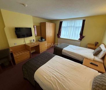 Connaught Road, Reading, RG30 - Photo 2