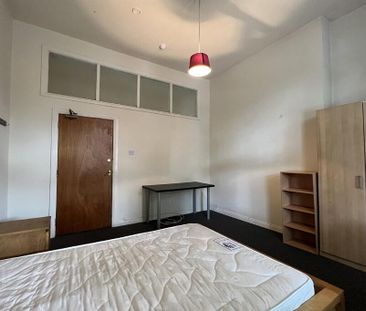 2, 74 University Street, Belfast, BT7 1HB - Photo 6