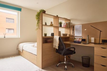 1 bedroom in a flat share to rent - Photo 5