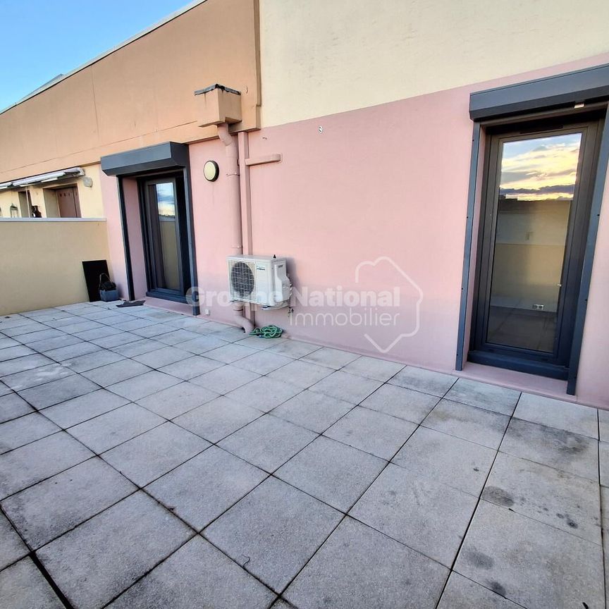 LE PONTET, beau type 2 de 44 m² avec grande terrasse, - Photo 1