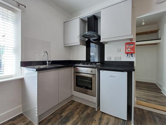 Studio to rent - Photo 1