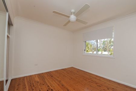 14 Matthews Parade, Point Clare. - Photo 4