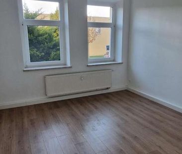 *NEU!* Stilvoll sanierte 2-Raum-Wohnung mit moderner Einbauküche! - Photo 2