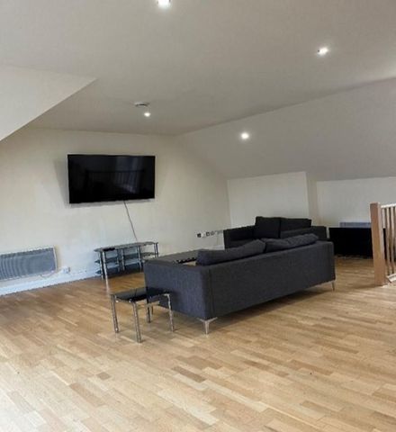 4 bedroom private hall to rent - Photo 3