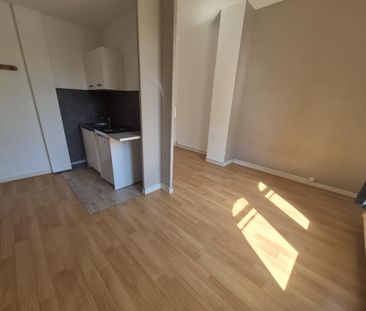 Location Appartement 1 pièce 21m² LILLE 59000 - Photo 4