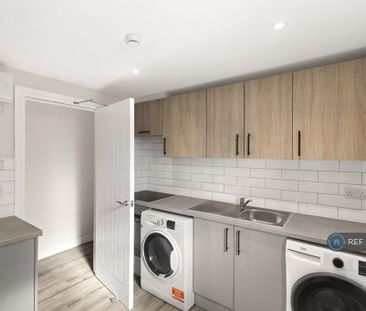 Studio to rent - Photo 6