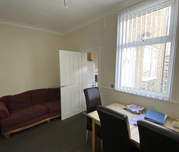 House Share within a stones throw of Darlington Memorial Hospital - Photo 2