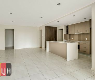 2 BEDROOM UNIT IN PARKSIDE LOCATION WITH COURTYARD ! - Photo 5