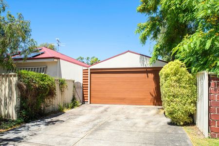 BEAUTIFUL BEACHSIDE HOME - Photo 4