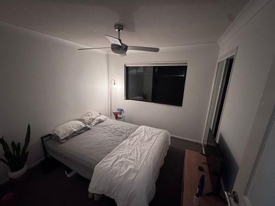 Surfers Paradise - Photo 1