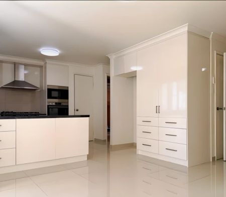 3b2b Second bedroom - Photo 2