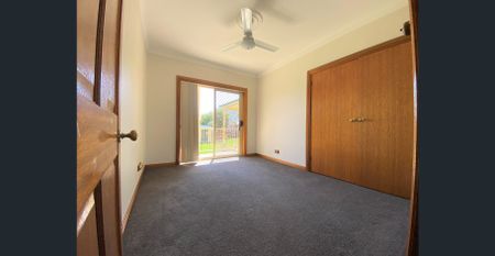 What a Grand Family Home! - Photo 2