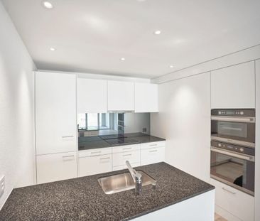 Moderne 2.5-Zimmerwohnung mit Balkon - Foto 4