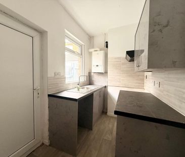 2 bedroom terraced house to rent - Photo 5