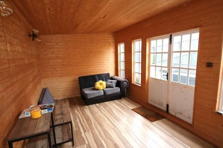 3 bedroom semi-detached house to rent - Photo 3