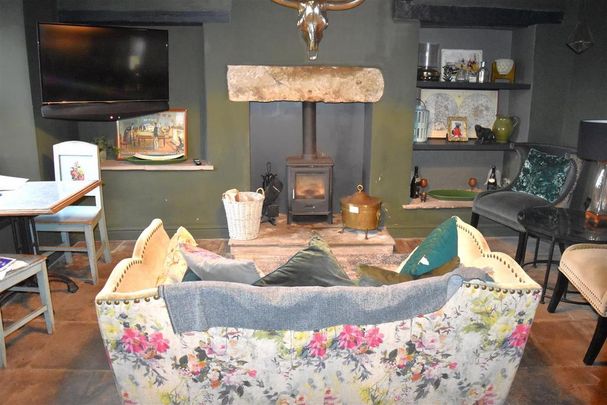 2 bedroom cottage to rent - Photo 1