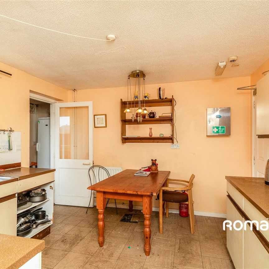 6 bedroom terraced to rent - Photo 1