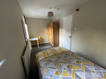 1 bed Apartment for Rent - Photo 3