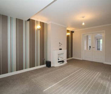 4 bedroom semi-detached house to rent - Photo 1