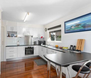 28 Ringara Street, Manly West. - Photo 2