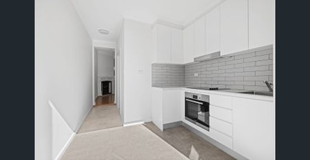 Charming Two-Level Terrace with Balconies & Courtyard - Photo 5