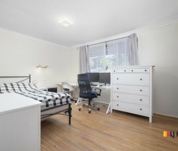 Spacious 3 Bedroom Home - Photo 6