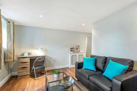 Flat 1, 227 HYDE PARK ROAD Leeds - LS6 1AH - Photo 5