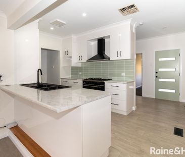 MODERNISED KOORINGAL - Photo 6