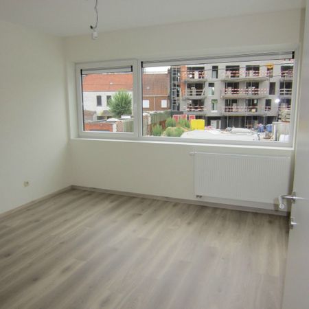 Mooie woning in rustige buurt met tuin en carport - Photo 4