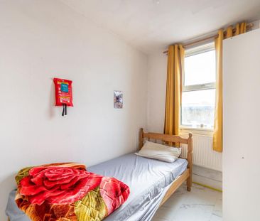 3 bedroom terraced house to rent - Photo 6