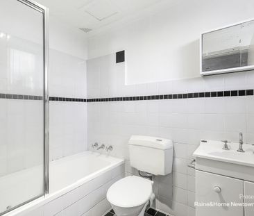 Ground floor unit with car space ! - Photo 4