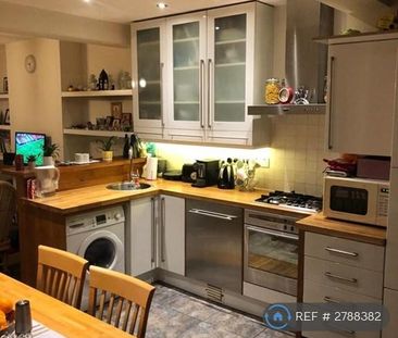 3 bedroom flat to rent - Photo 6