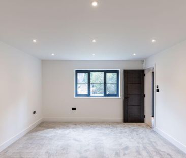 5 bedroom detached house to rent - Photo 4