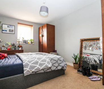2 bedroom flat to rent - Photo 6